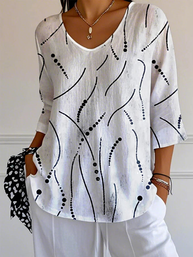 Women's V-neck three-quarter sleeve T-shirt